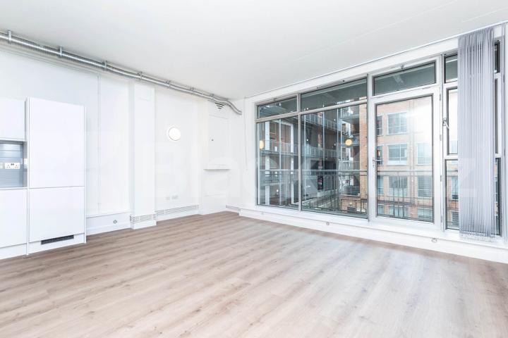 Modern Live/work apartment with loft style features in the popular Dalston Ability Plaza - Kingsland Road, Dalston